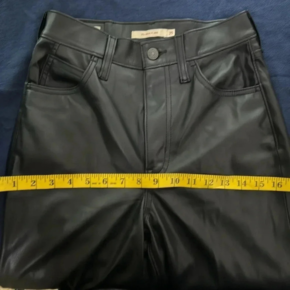 Levi's 70's Flare Faux Leather Pant Leather Night size 25 NWOT - Picture 12 of 14